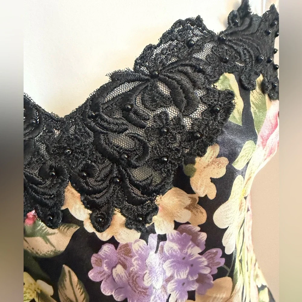 Victoria's Secret Vintage Gold Label Floral Lace Camisole M hydrangeas posies - Picture 2 of 6